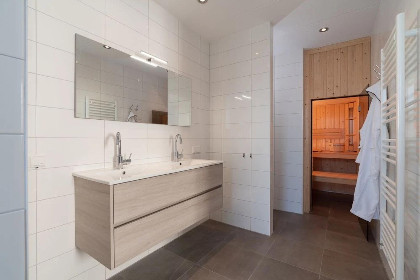 012 SeaLuxe Suite