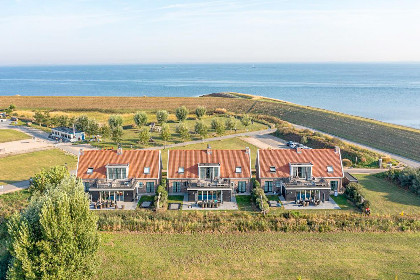 025 Villa Aqua de Luxe