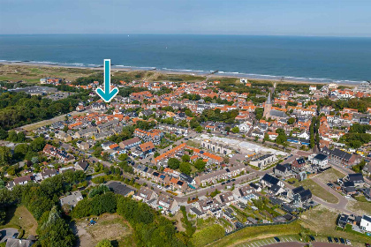 005 7 persoons woning in het centrum van Domburg op loopafstand van het strand