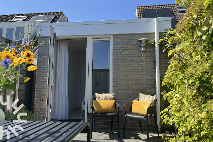 006 Gezellig Tiny house met eigen parkeerplaats tegen het centrum van Domburg