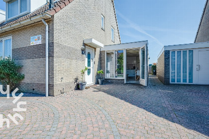 008 Gezellig Tiny house met eigen parkeerplaats tegen het centrum van Domburg