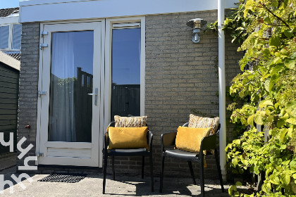 014 Gezellig Tiny house met eigen parkeerplaats tegen het centrum van Domburg