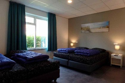 004 Luxe 23 persoons groepsaccommodatie op vakantiepark in Ellemeet vlakbij Renesse