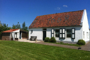 Vrijstaand 4 persoons vakantiehuis met zicht op de duinen, vlak bij Zoutelande en strand