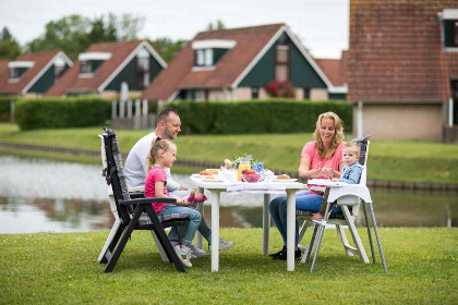 015 Comfortabel en vrijstaande bungalow voor 6 personen