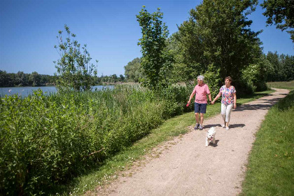 017 Mooie vrijstaande 6 persoons bungalow met heerlijke ruime tuin