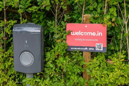 044 Uniek overnachten in 16e eeuwse 'Boerderij Molenhof' met riante tuin | Stationsweg 5 | Heinkenszand