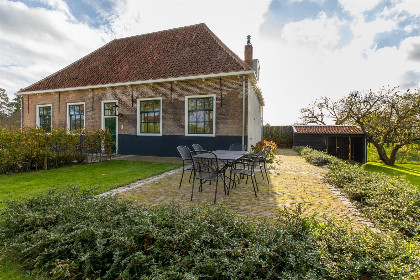 047 Vakantiehuis 'Boerderij Molenhof'   Stationsweg 5 | Heinkenszand