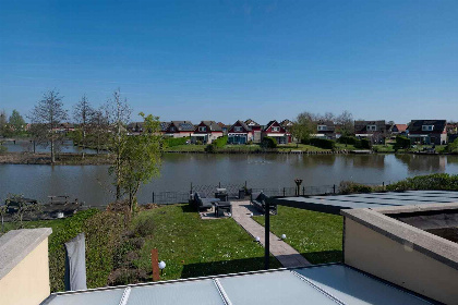 004 Luxe vrijstaand vakantiehuis aan het water, met sauna in Zeeland