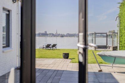 027 Reiger aan het Meer