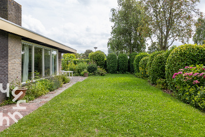 003 Vrijstaande 5 persoons bungalow met ruime tuin en vlakbij het Veerse Meer