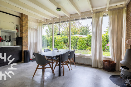 005 Vrijstaande 5 persoons bungalow met ruime tuin en vlakbij het Veerse Meer