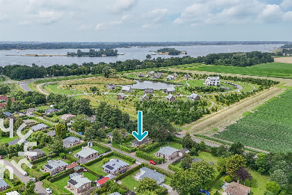 006 Vrijstaande 5 persoons bungalow met ruime tuin en vlakbij het Veerse Meer