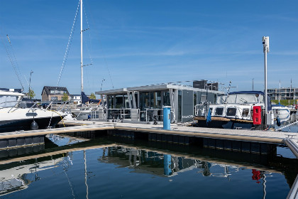 001 Waterlodge Blue Island | Marina Kamperland