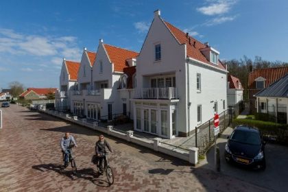 010 Luxe 4 persoons appartement vlakbij het strand in Dishoek