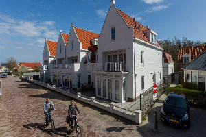 Luxe 6 persoons appartement vlakbij het strand in Dishoek