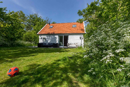 001 Prachtig gelegen 5 persoons vakantiehuis vlak aan zee en strand