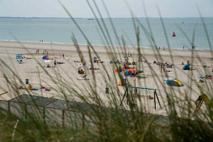 007 Prachtig gelegen 5 persoons vakantiehuis vlak aan zee en strand