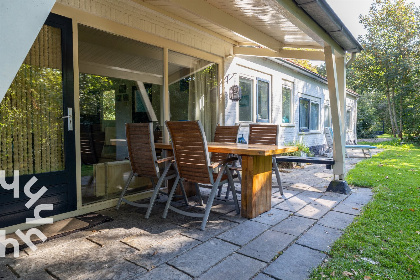 013 Ruime 6 persoons bungalow vlakbij het strand met veel privacy nabij Vlissingen