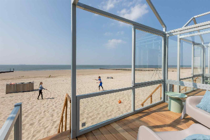 010 Slapen op het strand in Zeeland in dit mooie 4 persoons strandhuisje