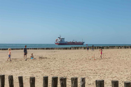 008 Strandhuisje voor 6 personen op strand Dishoek