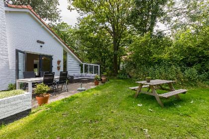024 Vakantiehuis De Tuureluur in Dishoek | Privacy in een bosrijke omgeving op loopafstand van het strand | Vebenabos 69