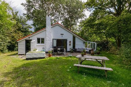 026 Vakantiehuis De Tuureluur in Dishoek | Privacy in een bosrijke omgeving op loopafstand van het strand | Vebenabos 69