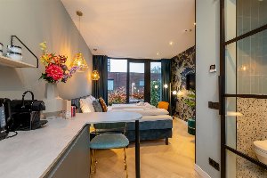 Hotelchique studio BRIES voor 2 personen met airco en priveterras | Dishoek   Van der Manderelaan 16