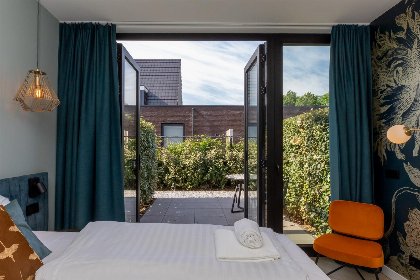 001 Hotelchique studio BRIES voor 2 personen met airco en priveterras | Dishoek   Van der Manderelaan 16
