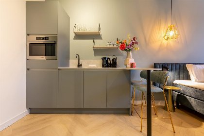 004 Hotelchique studio BRIES voor 2 personen met airco en priveterras | Dishoek   Van der Manderelaan 16