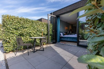 009 Hotelchique studio BRIES voor 2 personen met airco en priveterras | Dishoek   Van der Manderelaan 16