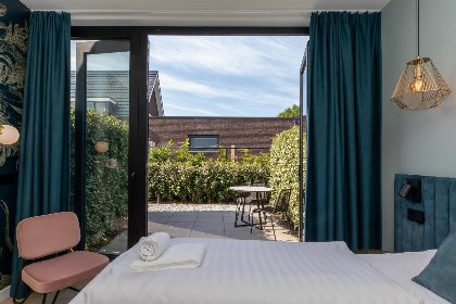 010 Hotelchique studio BRIES voor 2 personen met airco en priveterras | Dishoek   Van der Manderelaan 16