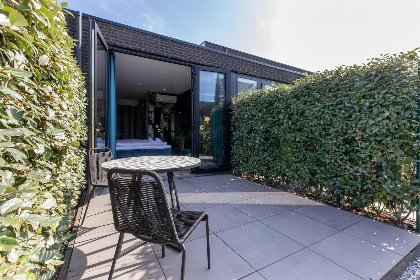 011 Hotelchique studio BRIES voor 2 personen met airco en priveterras | Dishoek   Van der Manderelaan 16
