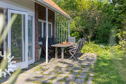 029 Ruim 7 persoons vakantiehuis in een groene omgeving en dichtbij het strand