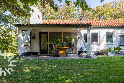 011 Ruime 6 persoons bungalow vlakbij het strand met veel privacy nabij Vlissingen