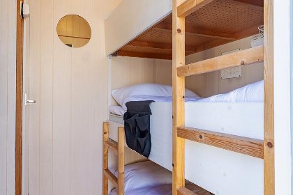 015 Slaapstrandhuisje bij Dishoek direct aan zee met panoramisch uitzicht en terras | 342