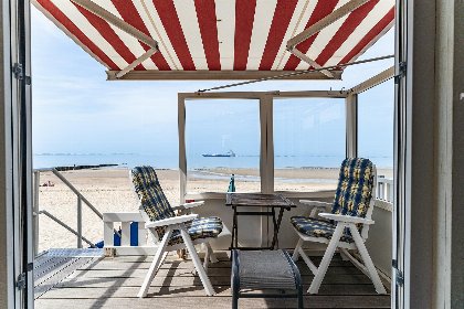 021 Slaapstrandhuisje met uitzicht op zee in Dishoek I 126