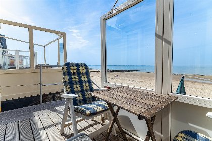 022 Slaapstrandhuisje met uitzicht op zee in Dishoek I 126