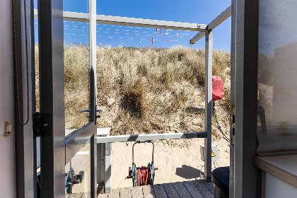 025 Slaapstrandhuisje op het strand van Dishoek met zeezicht en terras en plek voor vijf personen I 37