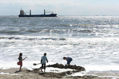 001 Slapen op het strand in dit mooie 4 persoons strandhuisje