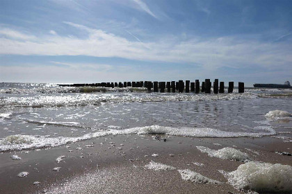 010 Slapen op het strand in dit mooie 4 persoons strandhuisje