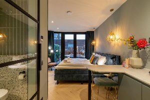 Stijlvolle studio ZEE voor 2 personen met zonnig priveterras | Dishoek   Van der Manderelaan 16