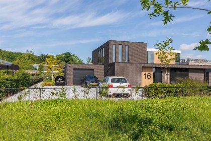 021 Stijlvolle studio ZEE voor 2 personen met zonnig priveterras | Dishoek   Van der Manderelaan 16