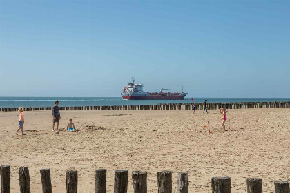 009 Strandhuisje voor 6 personen op strand Dishoek