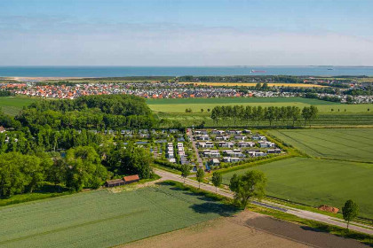 007 4 persoons vakantiewoning met verhoogde plafond op een vakantiepark in Nieuwvliet