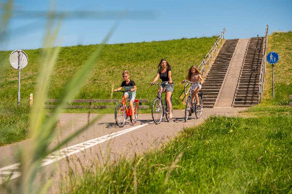 026 4 persoons vakantiewoning met verhoogde plafond op een vakantiepark in Nieuwvliet