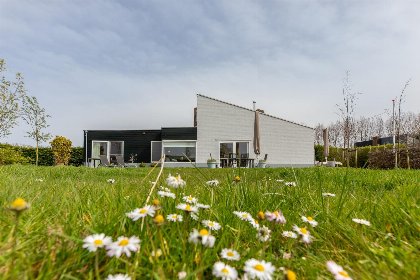 002 Ruim familiehuis met 1.200 m&sup2; tuin en vlak bij zee   Lepelblad 97 | Nieuwvliet Bad
