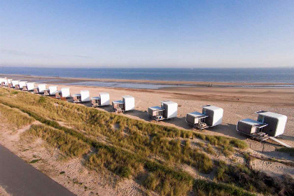 014 Uniek 6 persoons slaapstrandhuisje op het strand nabij Nieuwvliet Bad