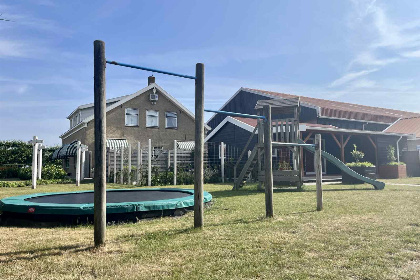 004 Vrijstaande 4 persoons bungalow dichtbij het Noordzeestrand in Renesse