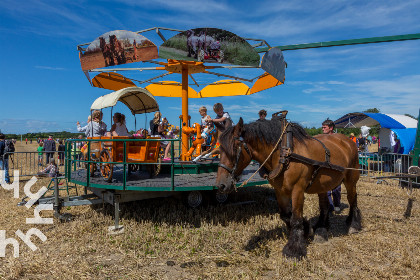 012 Een ruim 6 persoons vakantiehuis met zonnige tuin op 1,5 km van het strand in Oostkapelle